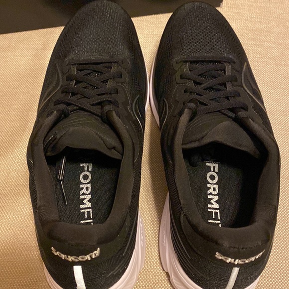 New - Saucony running shoes - Picture 5 of 8